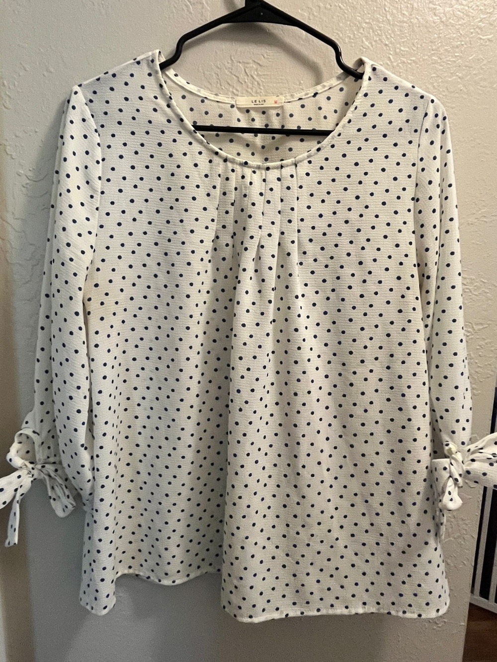 Le Lis White Polka Dot 3/4 Sleeve Tie Cuff Blouse